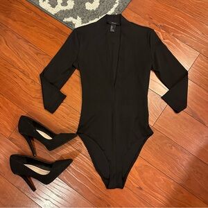 ✨F21 Black Plunge neckline Bodysuit Size M